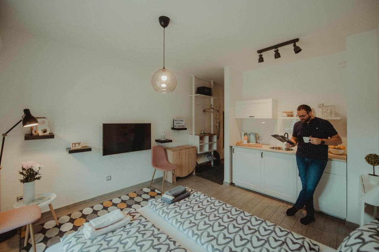Studio Apartman Centar Ðakovo Exteriör bild